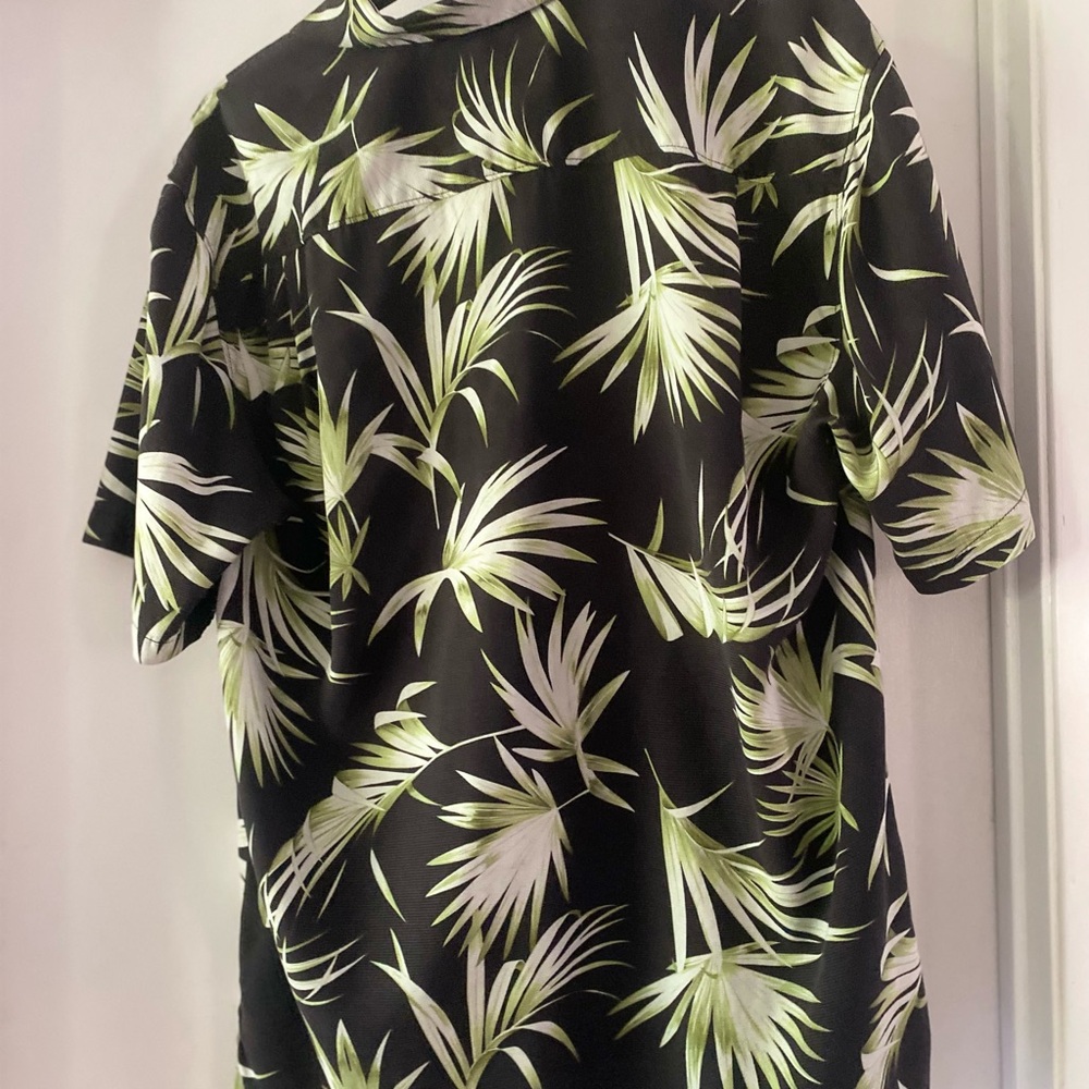 Tommy Bahama Leaf Button-Up Shirt in Black and Lime 100% silk Men’s Large - Picture 2 of 5